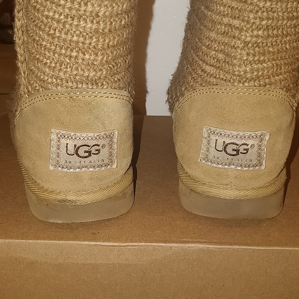 Knitted, tall UGG boot - Picture 3 of 7